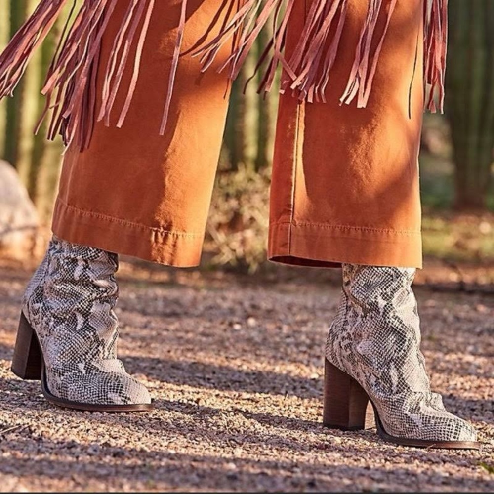 NWT - Free People Elle Block Heel Boot - Snakeskin - Sz: 39